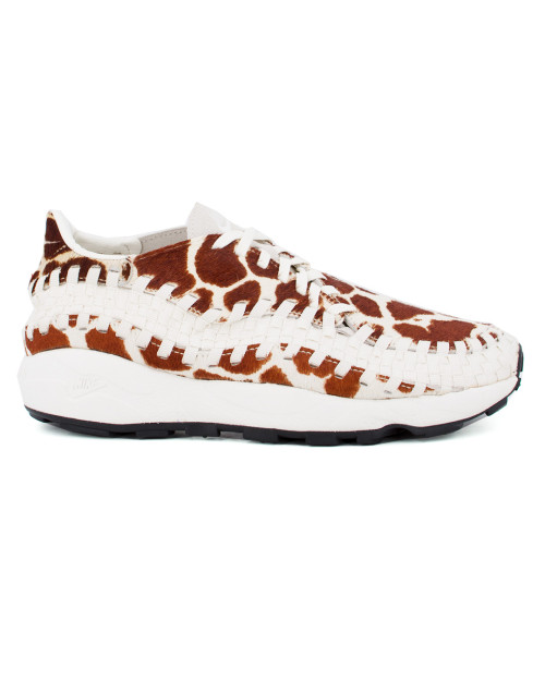 Nike W FOOTSCAPE WOVEN FB1959-100