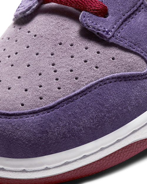 nike dunk low plum