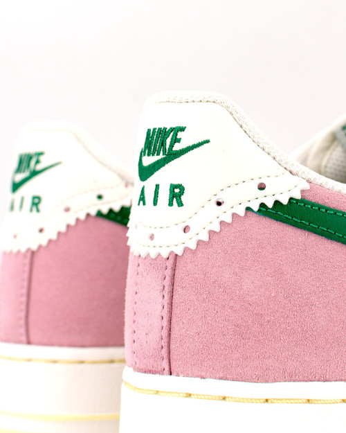 Nike AIR FORCE 1 07 LV8 FV9346-100