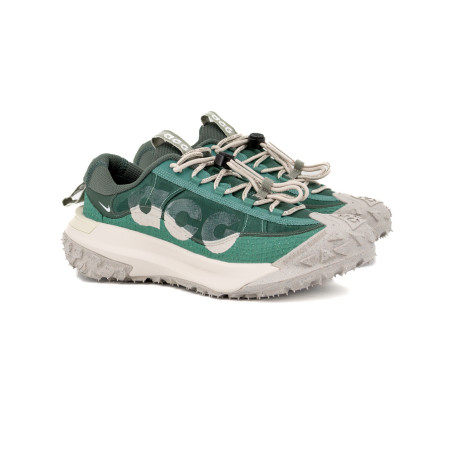 zapatillas nike acg mountain fly color verde