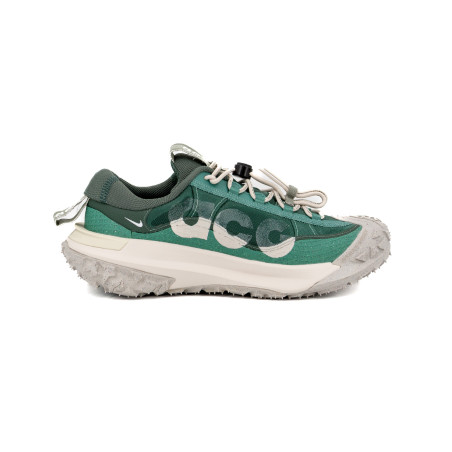 zapatillas nike acg mountain fly color verde