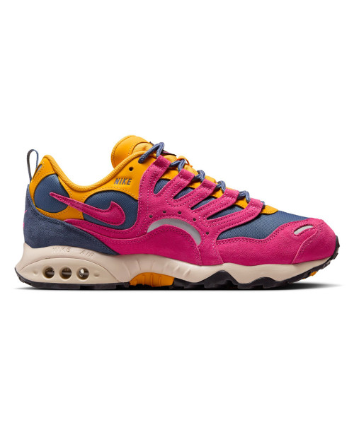 zapatillas nike air terra humara color rosa y amarillo