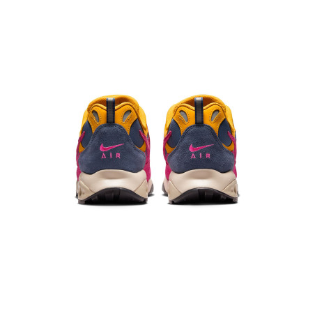 zapatillas nike air terra humara color rosa y amarillo