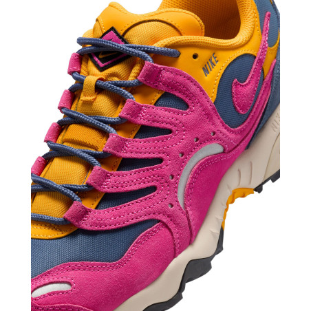 zapatillas nike air terra humara color rosa y amarillo