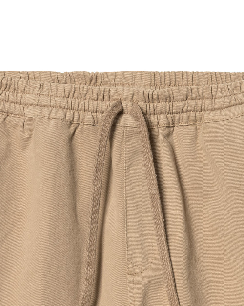 pantalon corto de carhartt wip color beige