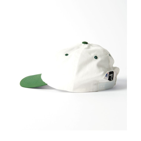 gorra parra de color blanco