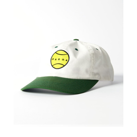 gorra parra de color blanco