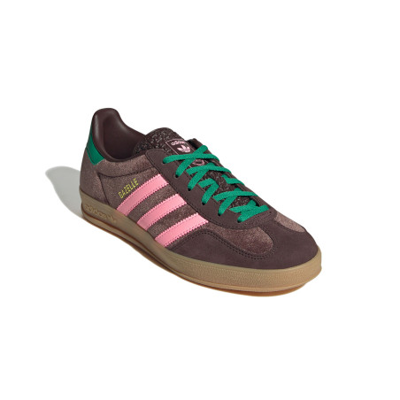 zapatillas adidas gazelle indoor para mujer marrones y rosas de terciopelo