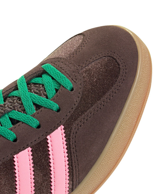 zapatillas adidas gazelle indoor para mujer marrones y rosas de terciopelo