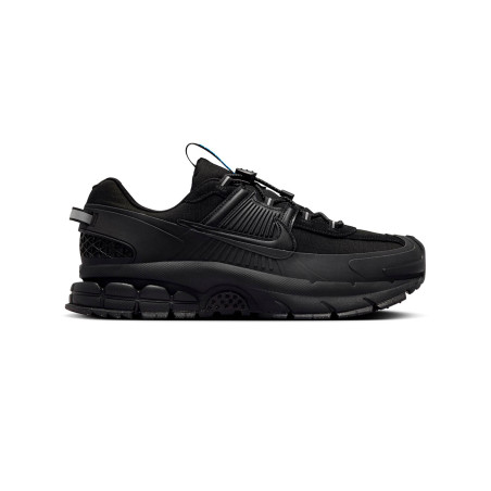 zapatillas nike vomero roam color negro