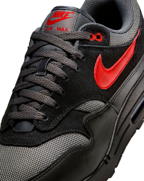 zapatillas nike air max 1 negras y rojas