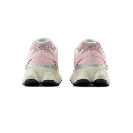 zapatillas new balance 9060 rosas y blanco de mujer