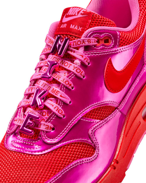 zapatillas nike air max 1 rosas y rojas de san valentin