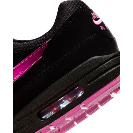 zapatillas nike air max 1 negras y rosas de san valentin