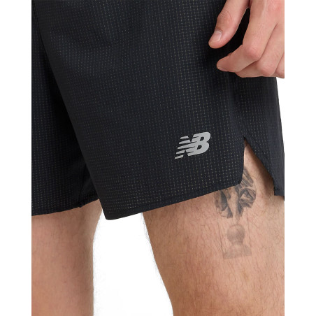 pantalones cortos de running new balance color negro