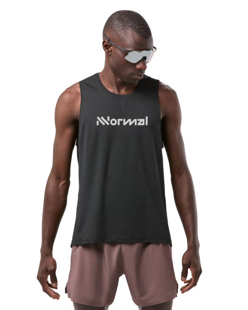 camiseta NNormal de running de tirantes color negro