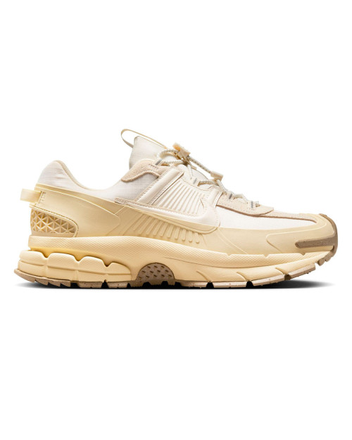 zapatillas nike zoom vomero roam impermeable color crema