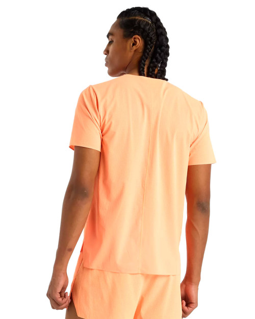 camiseta de running de new balance color naranja