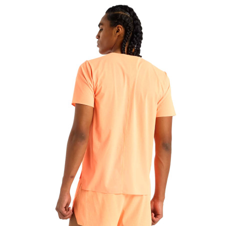 camiseta de running de new balance color naranja