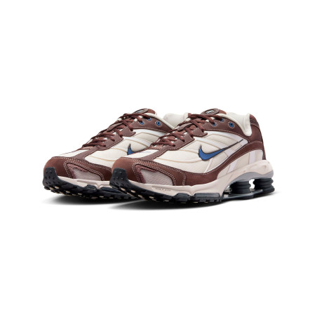 zapatillas nike shox ride 2 color marron y crema