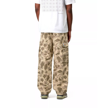 pantalon cargo carhartt wip de camuflaje