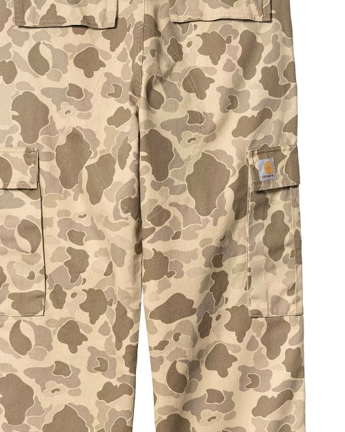 pantalon cargo carhartt wip de camuflaje