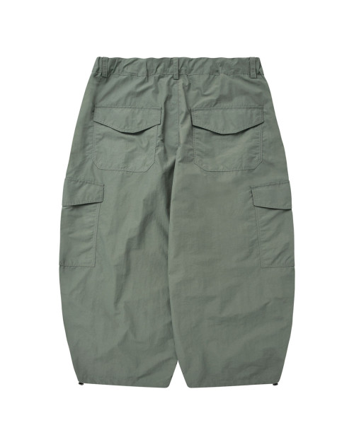 pantalon cargo balloon de nylon frizmworks color oliva