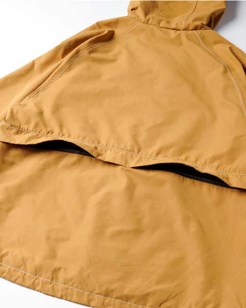 chaqueta con capucha gramicci sonora color camel