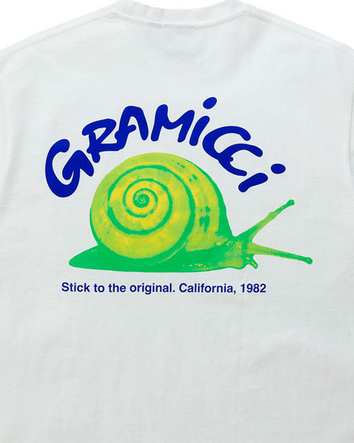 camiseta blanca gramicci caracol