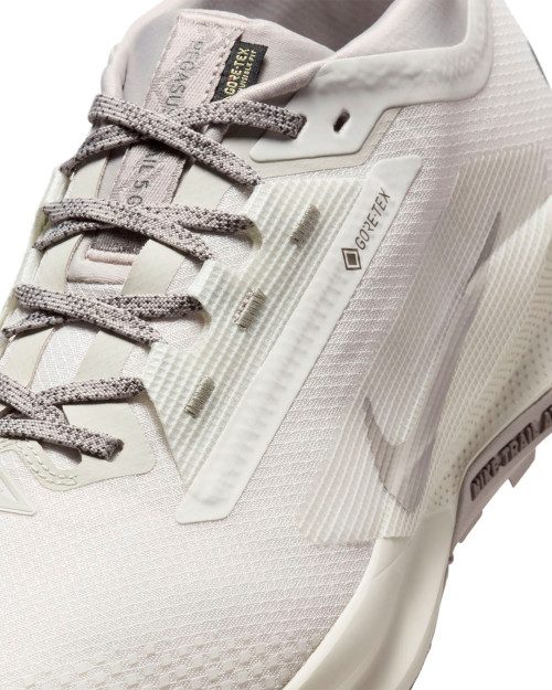 zapatillas nike pegasus trail 5 gore-tex blancas