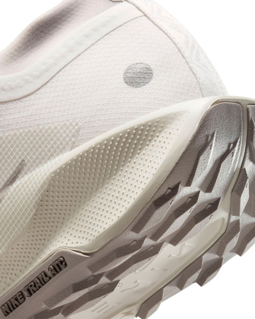 zapatillas nike pegasus trail 5 gore-tex blancas