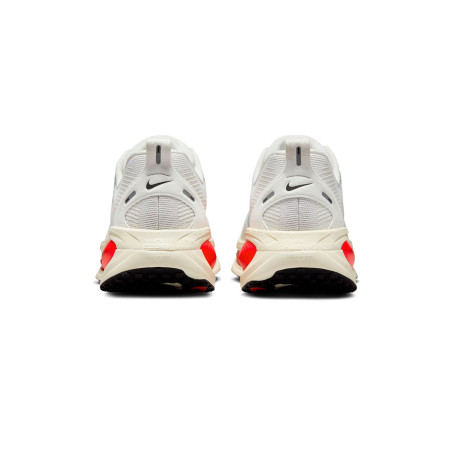 zapatillas de running nike vomero 18 blancas y rojas
