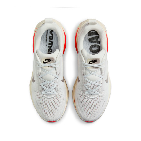 zapatillas de running nike vomero 18 blancas y rojas