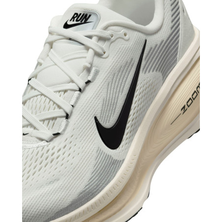 zapatillas de running nike vomero 18 blancas