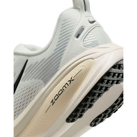 zapatillas de running nike vomero 18 blancas