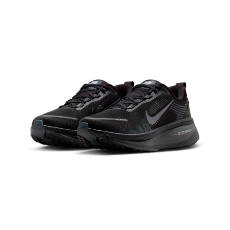 zapatillas de runnung nike vomero 18 negras