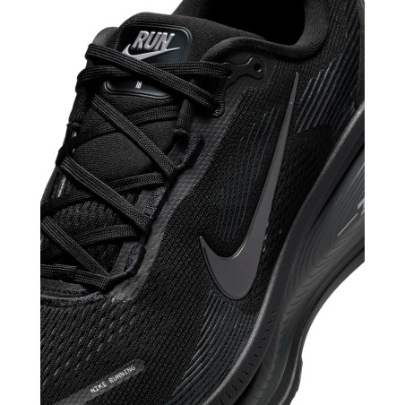 zapatillas de runnung nike vomero 18 negras