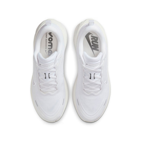 zapatillas de running blancas nike vomero plus HV8150-102