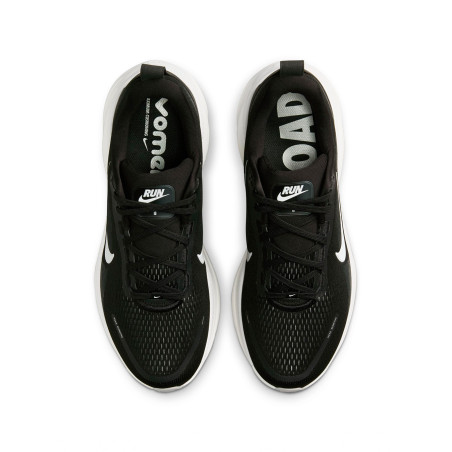 zapatillas nike vomero 18 color negro y blanco