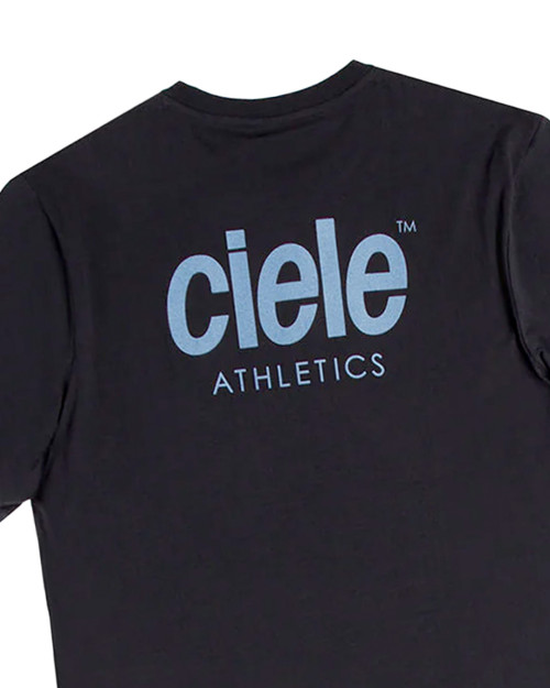Camiseta Ciele Athletics Ironcast Color Negro Logo Azul