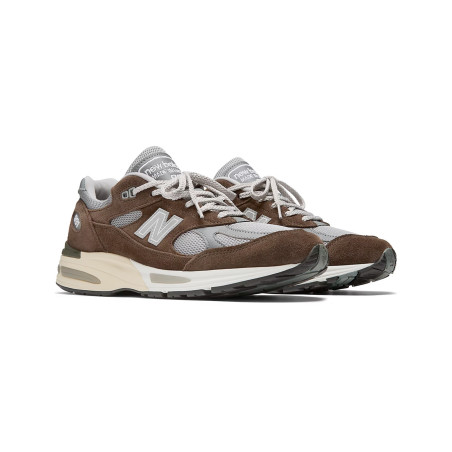 zapatilla new balance 991V2 BG2 color marrón