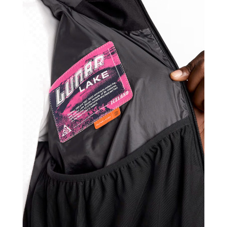 abrigo nike acg luanar lake primaloft color negro HV1296-010