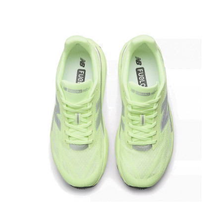 zapatillas new balance fuelcell rebel V5 color verde MFCXLZ5