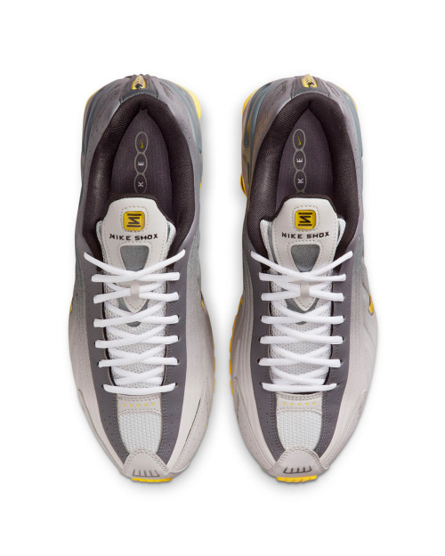 Zapatillas Nike Shox R4 SE color gris y amarillo