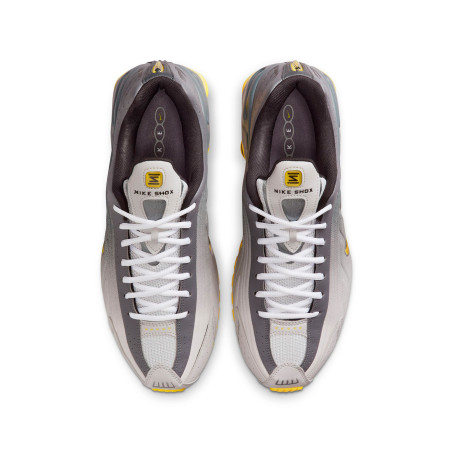 Zapatillas Nike Shox R4 SE color gris y amarillo