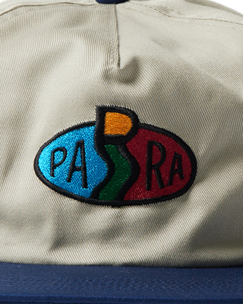 Gorra Parra legs logo 5 panel hat color blanco roto 54290
