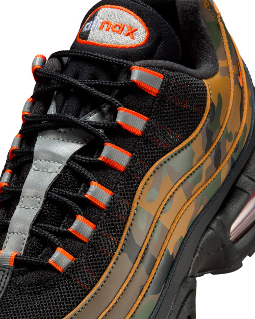 Zapatillas Nike Air Max 95 OG color naranja HQ1973-001