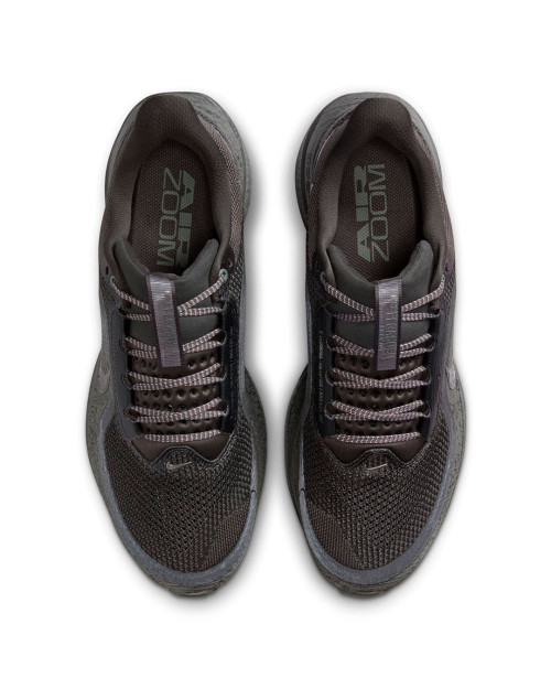 nike pegasus premium color verde oliva IM6000-254