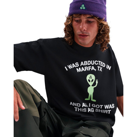 Nike ACG camiseta alien color negro y verde HV2168-010