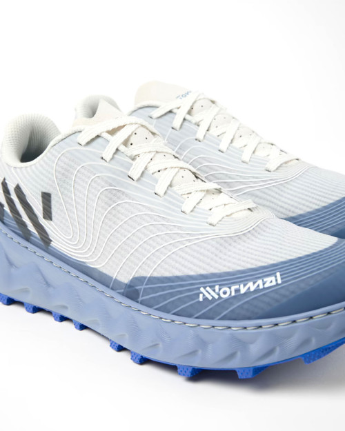 zapatillas de trail running nnormal azules